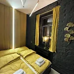 Darkhouse Versace Gold